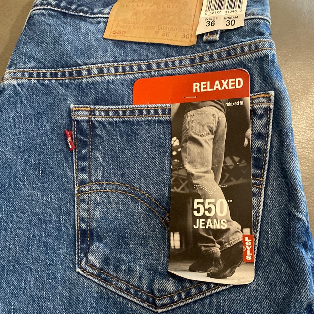 NWT 550 Relaxed Fit Levi’s Jeans.  Size 36 30.
